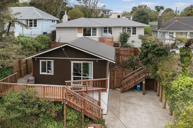 Photo of property in 61 Salford Street, Newlands, Wellington, 6037