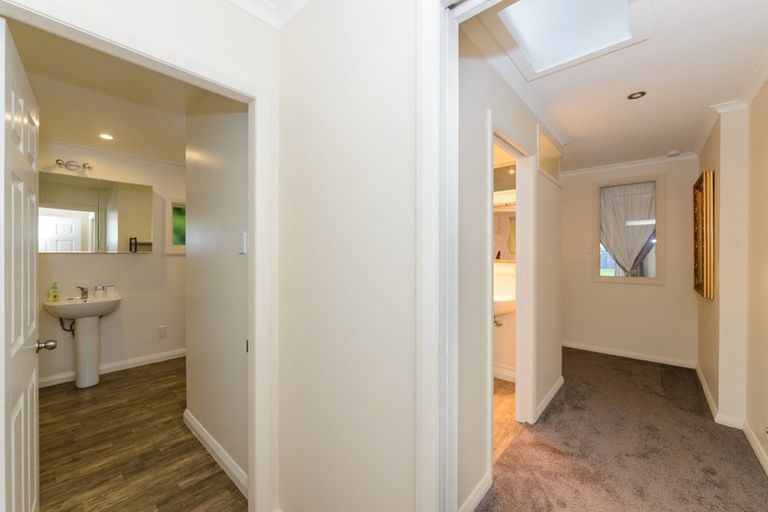 Photo of property in 184 Fitzherbert Avenue, West End, Palmerston North, 4410