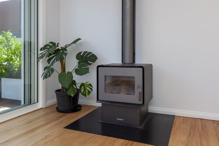 Photo of property in 30 Newry Road, Raumati Beach, Paraparaumu, 5032