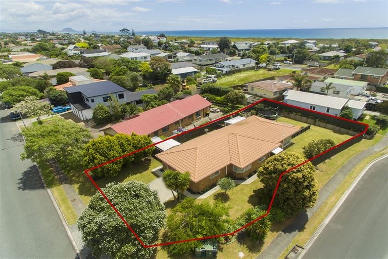Photo of property in 4 Dalton Drive, Papamoa Beach, Papamoa, 3118