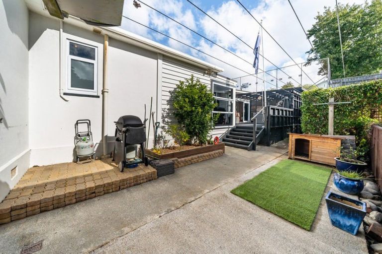 Photo of property in 6 Monaghan Avenue, Karori, Wellington, 6012