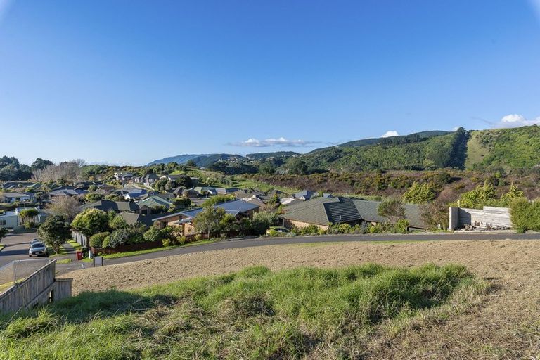 Photo of property in 20 Charlotte Way, Raumati South, Paraparaumu, 5032