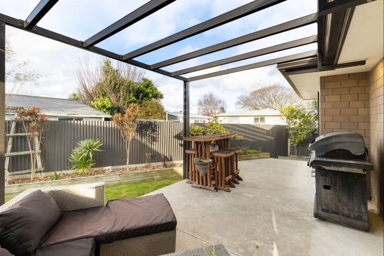 Photo of property in 8a Shetland Place, Westbrook, Palmerston North, 4412