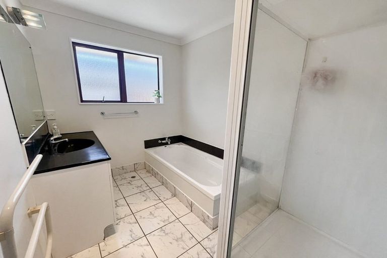 Photo of property in 10 Branigan Parade, Kelvin Grove, Palmerston North, 4414