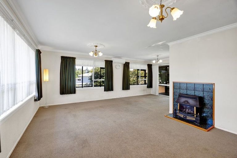 Photo of property in 46 Cumberland Street, Merrilands, New Plymouth, 4312