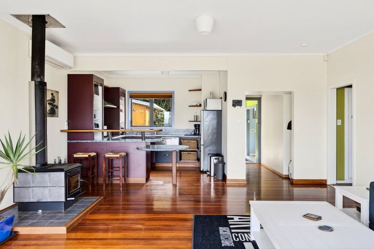 Photo of property in 49 Moana Road, Okitu, Gisborne, 4010