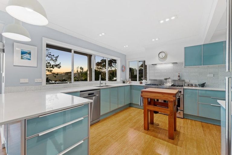 Photo of property in 24 Poplar Road, Stanmore Bay, Whangaparaoa, 0932