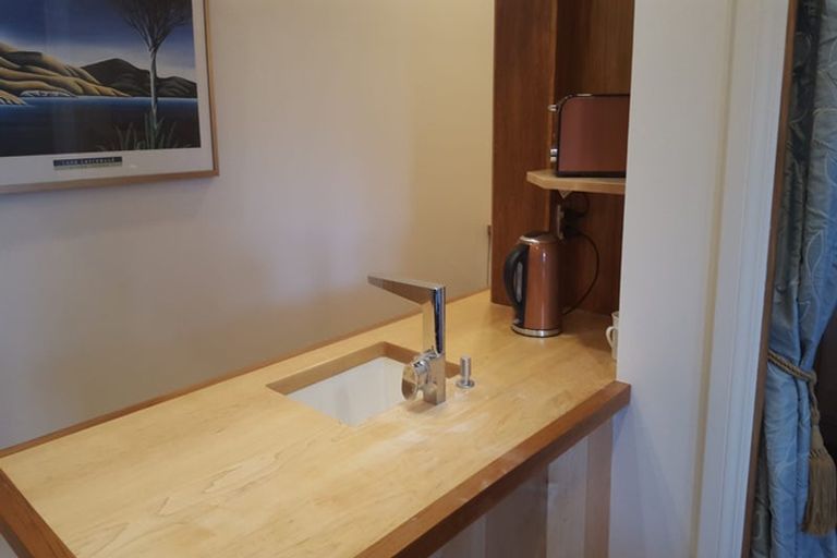 Photo of property in 183 Edgeware Road, Edgeware, Christchurch, 8013