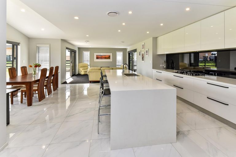 Photo of property in 133 Mcrobbie Road, Kingseat, Papakura, 2580