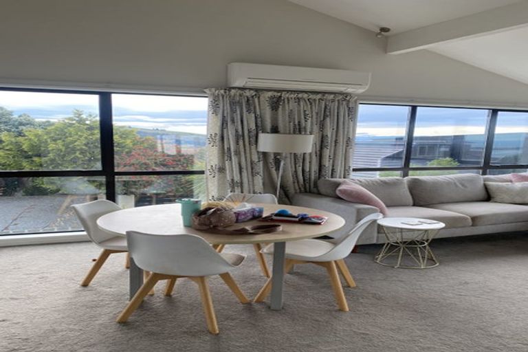 Photo of property in 2/7 Brigid Place, Mount Pleasant, Christchurch, 8081