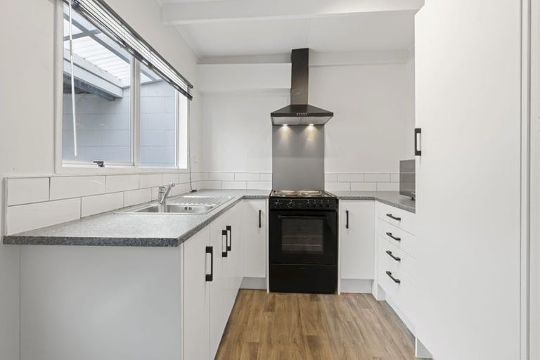 Photo of property in 2/21 Takanini Road, Takanini, 2112