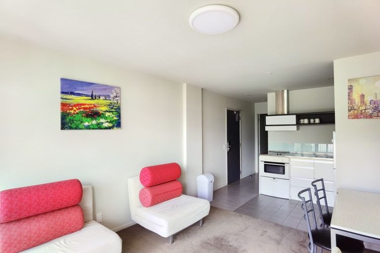 Photo of property in St Paul Apartments, 2e/4 Saint Paul Street, Auckland Central, Auckland, 1010