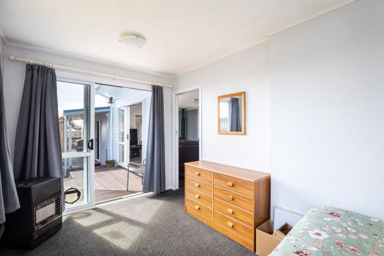 Photo of property in 18 Raniera Street, Glen Avon, New Plymouth, 4312