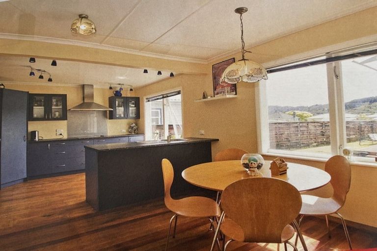 Photo of property in 114 Wainuiomata Road, Wainuiomata, Lower Hutt, 5014