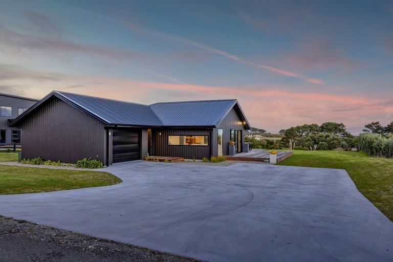 Photo of property in 2 Tasman Street, Opunake, 4616