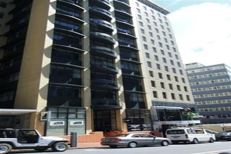 Photo of property in Terrace Garden Apartments, 3c/120 The Terrace, Wellington Central, Wellington, 6011
