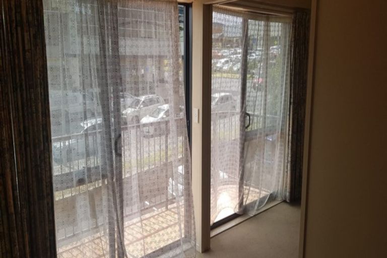 Photo of property in The Rennaissance, 1i/18 Ronwood Avenue, Manukau, Auckland, 2104