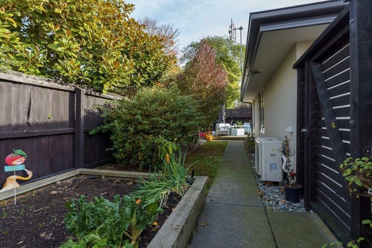 Photo of property in 2/23 Wakelin Place, Redwood, Christchurch, 8051
