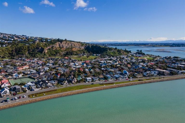 Photo of property in 9/71b Main Road, Redcliffs, Christchurch, 8081