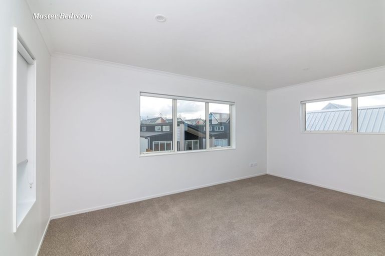 Photo of property in 10 Torea Tai Road, Hobsonville, Auckland, 0616