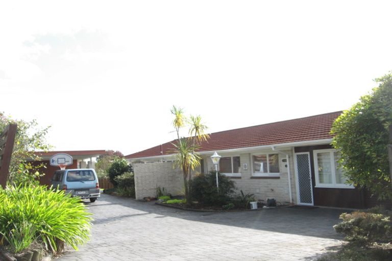 Photo of property in 11 Chatsworth Crescent, Pakuranga Heights, Auckland, 2010