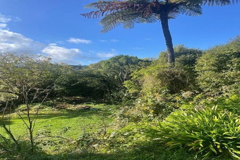 Photo of property in 138 Miromiro Road, Normandale, Lower Hutt, 5010