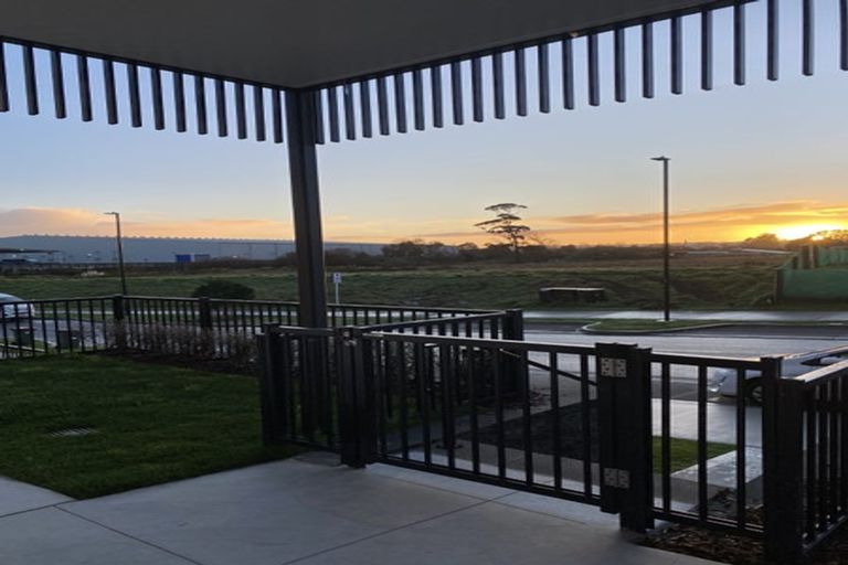 Photo of property in 60 Katikati Drive, Manurewa, 2102