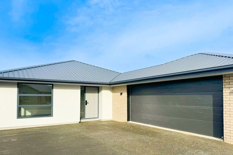 Photo of property in 42 Mehrtens Crescent, Woodend, 7610