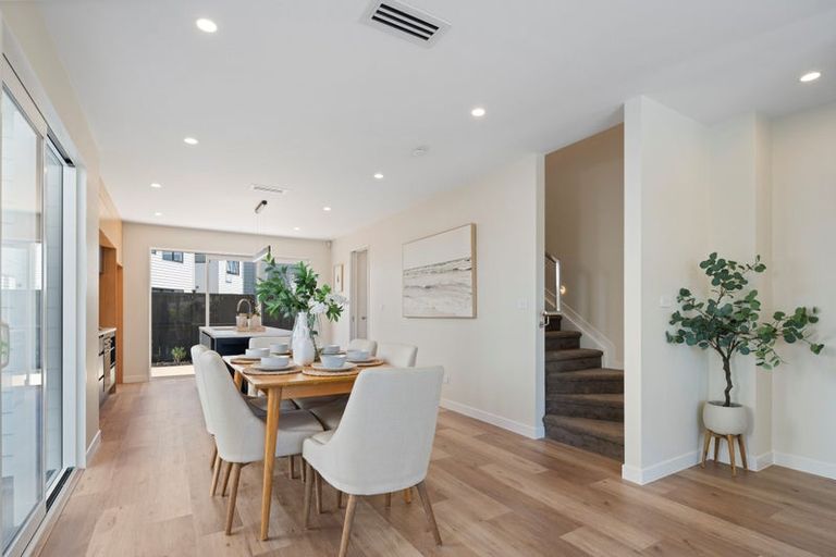 Photo of property in 19a Resnik Crescent, 0810