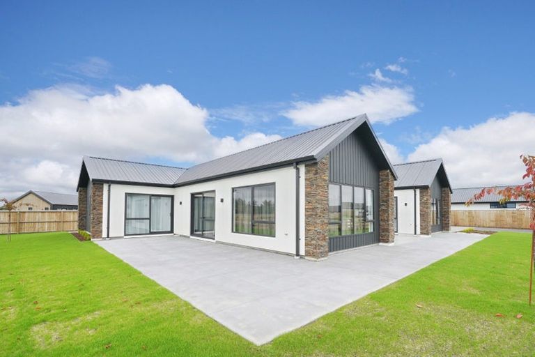 Photo of property in 14 Texel Crescent, West Melton, 7618