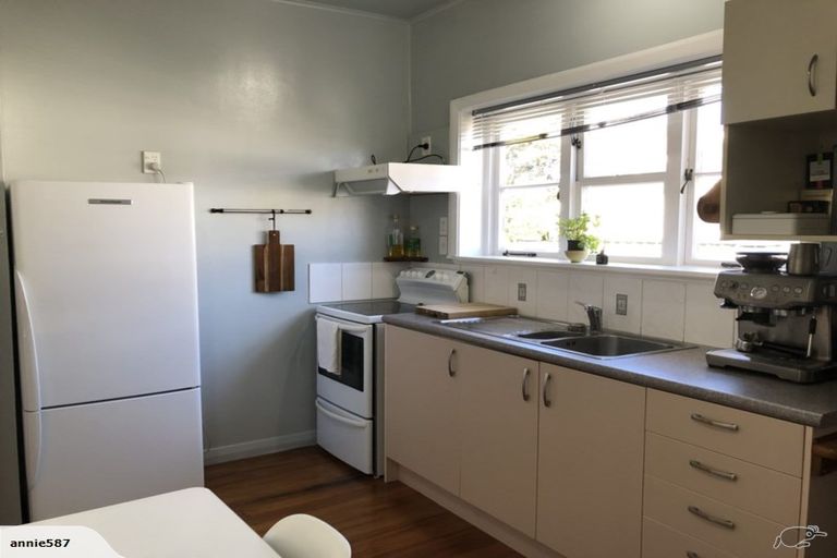 Photo of property in 42 Hinau Street, Woburn, Lower Hutt, 5011