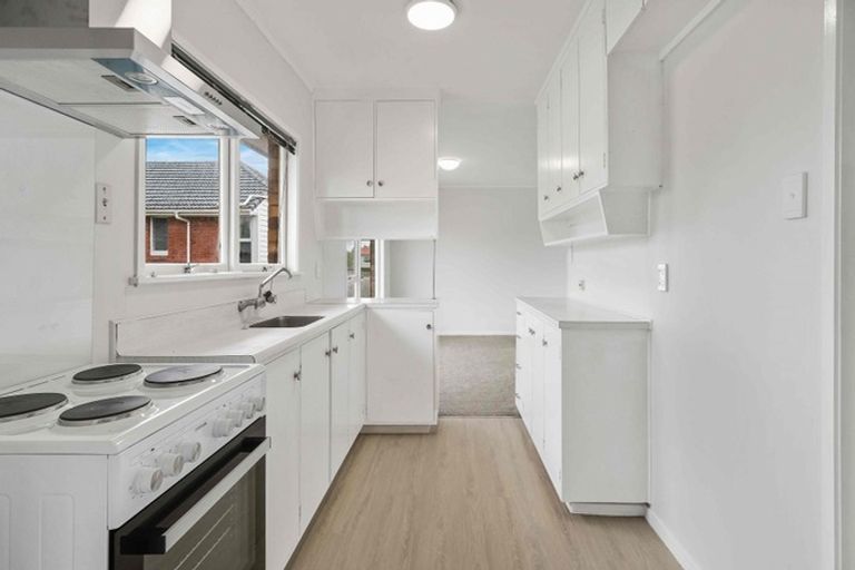 Photo of property in 3/120 Titirangi Road, New Lynn, Auckland, 0600