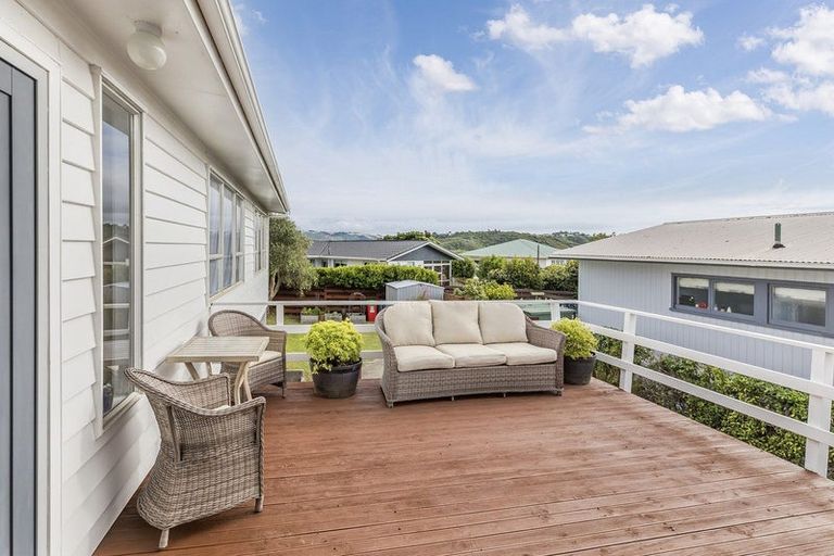 Photo of property in 15 Brora Crescent, Papakowhai, Porirua, 5024
