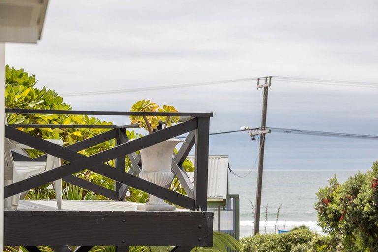 Photo of property in 4 Shearer Drive, Oakura, 4314