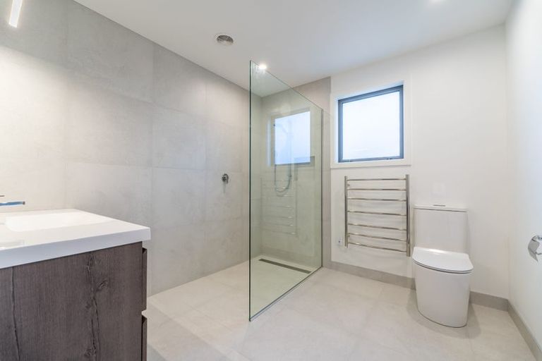 Photo of property in 20c Beach Road, Castor Bay, Auckland, 0620