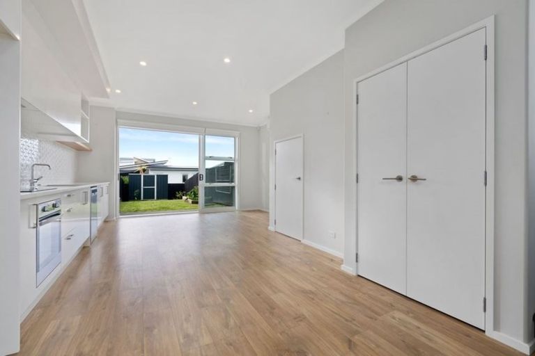 Photo of property in 6 Touhou Road, Hobsonville, Auckland, 0616