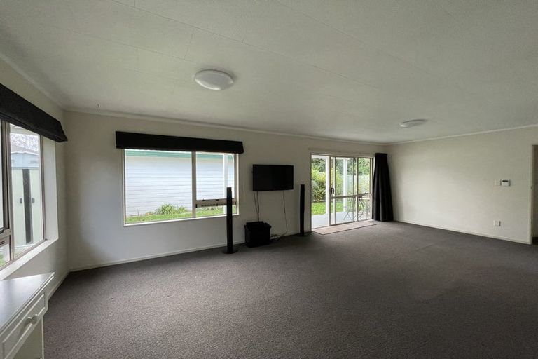 Photo of property in 2/1003 Caroline Road, Mayfair, Hastings, 4122