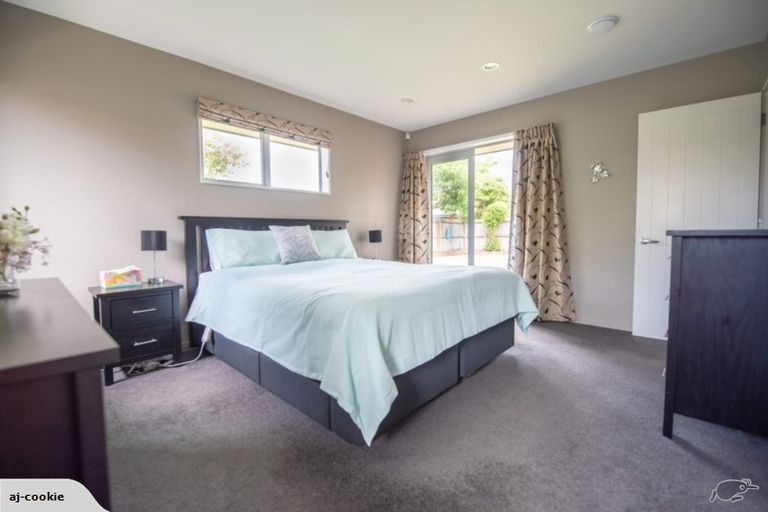 Photo of property in 82 Rothesay Road, Parklands, Christchurch, 8083