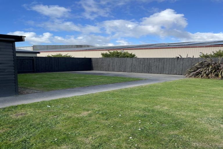 Photo of property in 42 Acacia Street, Kelvin Grove, Palmerston North, 4414