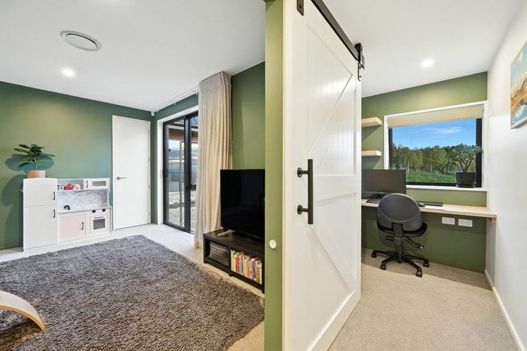 Photo of property in 1 Eaglesfield Close, Westmorland, Christchurch, 8025