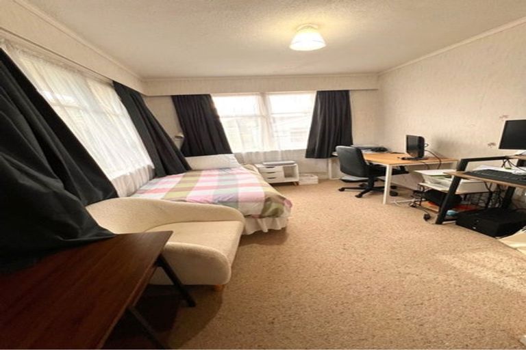 Photo of property in 10 Grey Street, Martinborough, 5711