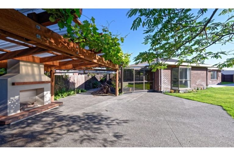 Photo of property in 36 Kirsten Place, Parklands, Christchurch, 8083