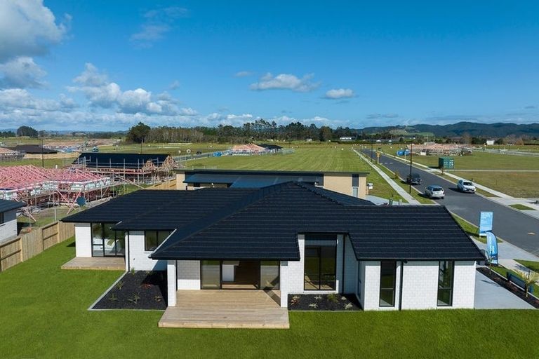 Photo of property in 49 Kitemaunga Avenue, One Tree Point, 0118
