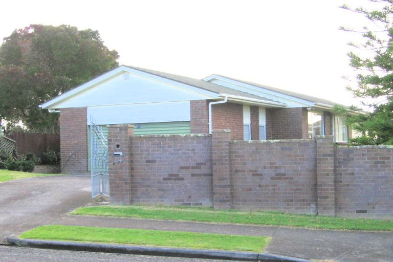 Photo of property in 24 Galloway Crescent, Farm Cove, Auckland, 2012