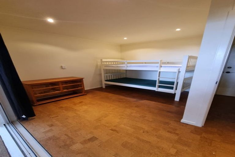 Photo of property in 2/58 Cliff Road, Torbay, Auckland, 0630