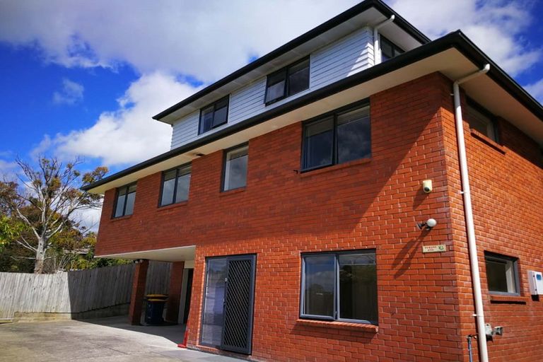 Photo of property in 2/25 Keldale Place, Forrest Hill, Auckland, 0620