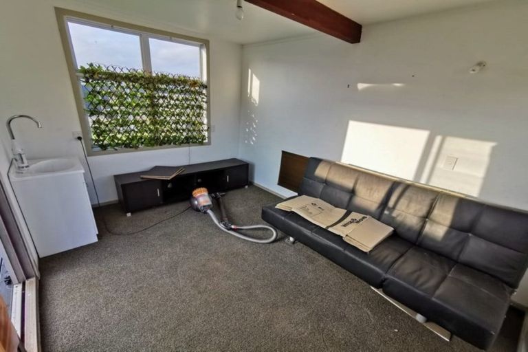 Photo of property in 10 Karaka Street, Castlecliff, Whanganui, 4501