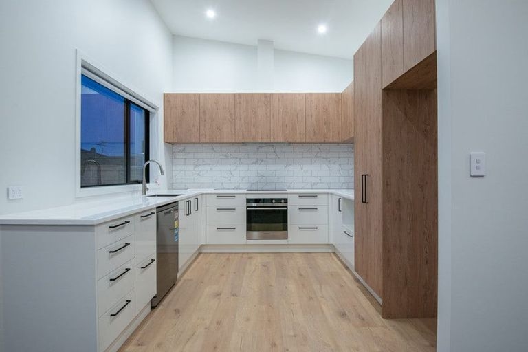 Photo of property in 17d Queen Street, Papakura, 2110