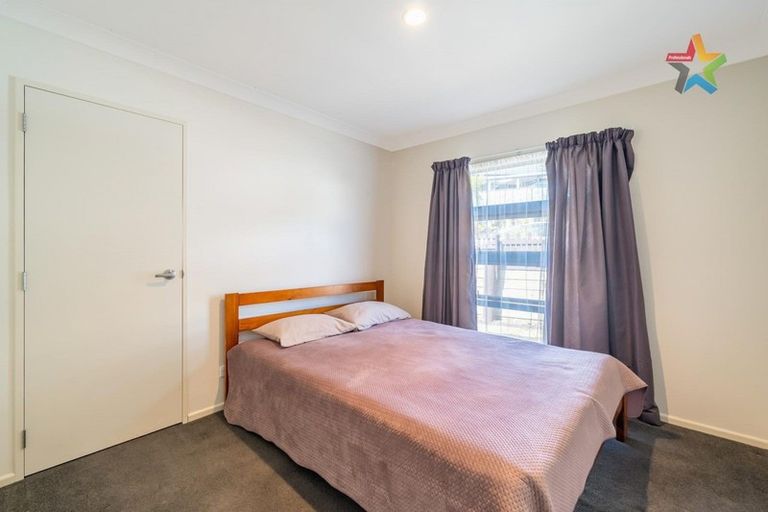 Photo of property in 23 Speldhurst Grove, Stokes Valley, Lower Hutt, 5019