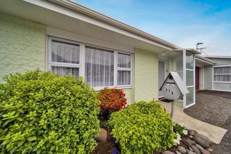 Photo of property in 93b Tukapa Street, Westown, New Plymouth, 4310